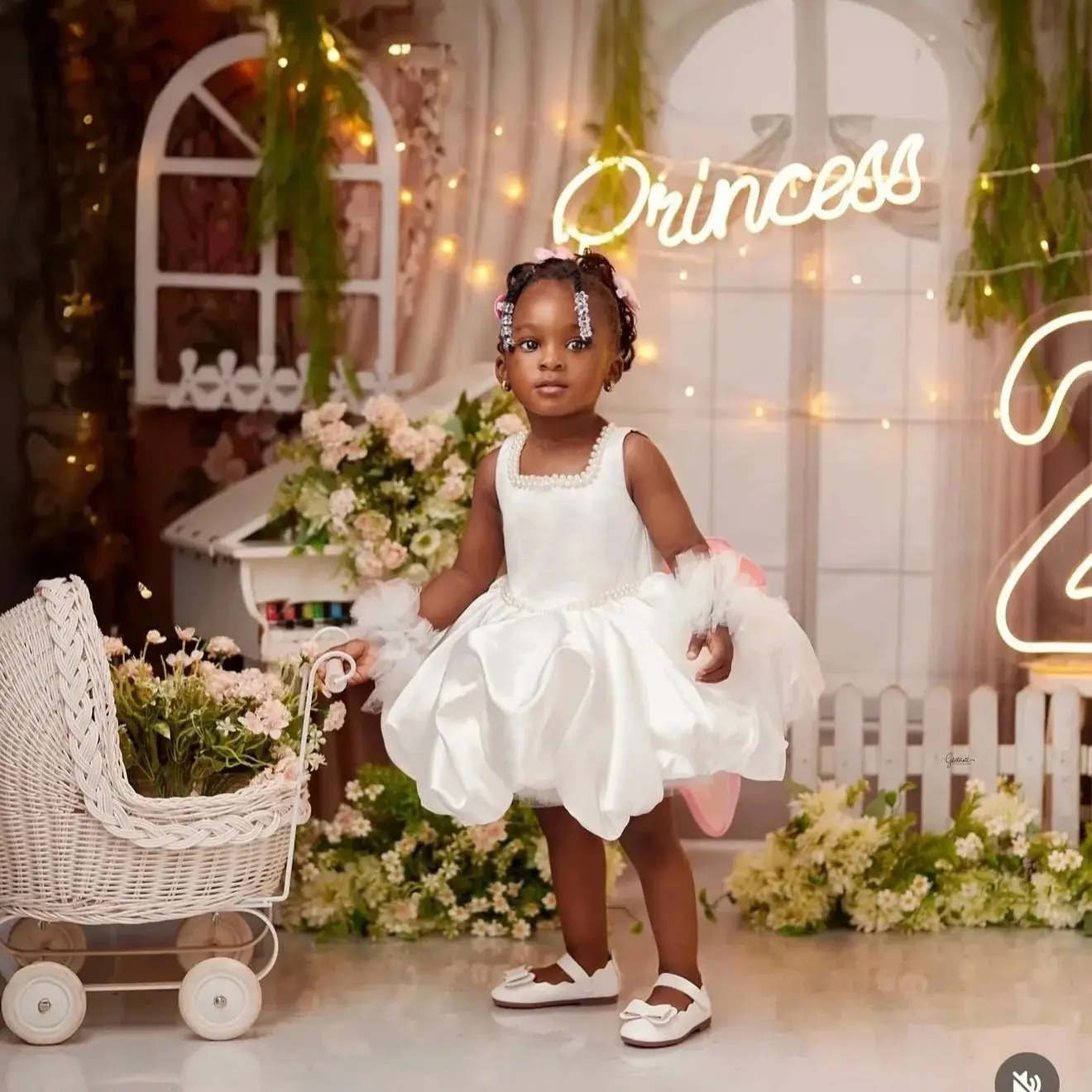 Платье с жемчугом для девочек на свадьбу, розовое платье с большим бантом и лепестками, милые платья для дня рождения для маленьких девочек, платья для первого причастия
Платье с жемчугом для девочек на свадьбу, розовое платье с большим бантом и лепестками, милые платья для дня рождения для маленьких девочек, платья для первого причастия