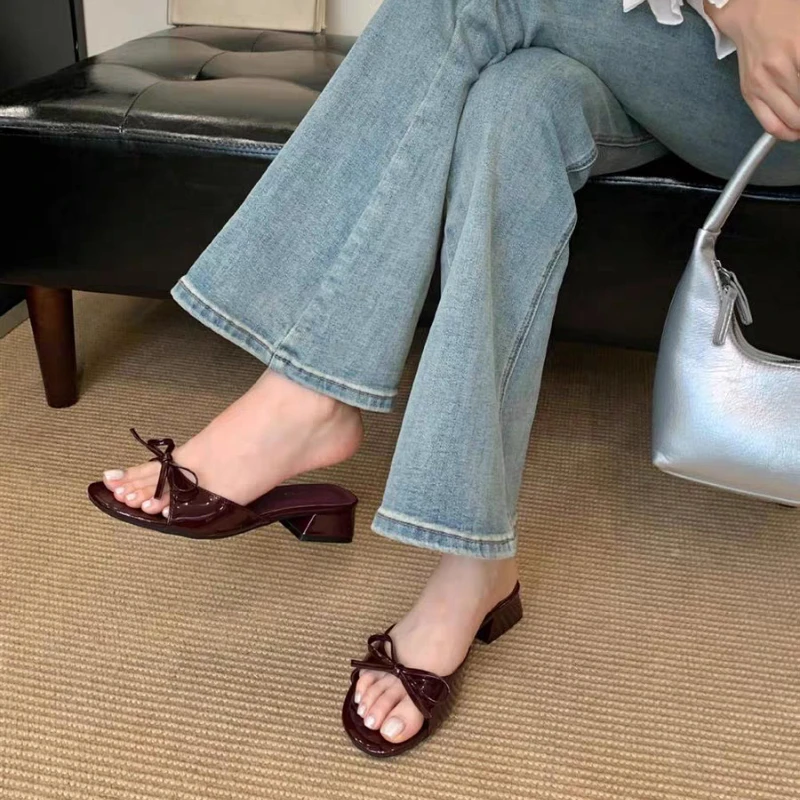 2026 New Women High Heeled Sandals Summer French Elegant Outdoor High Heels Fashion Butterfly Outdoor Ladies Sandals
2026 New Women High Heeled Sandals Summer French Elegant Outdoor High Heels Fashion Butterfly Outdoor Ladies Sandals