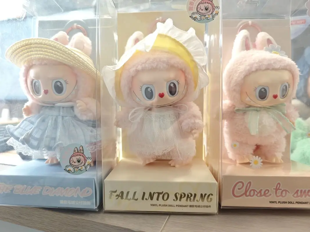 G5 хорошее качество 17 см Мококо милая кукла кулон Labubu Kawaii креативный орнаментРождественский подарок детские игрушки Реплика Labubu
G5 хорошее качество 17 см Мококо милая кукла кулон Labubu Kawaii креативный орнаментРождественский подарок детские игрушки Реплика Labubu