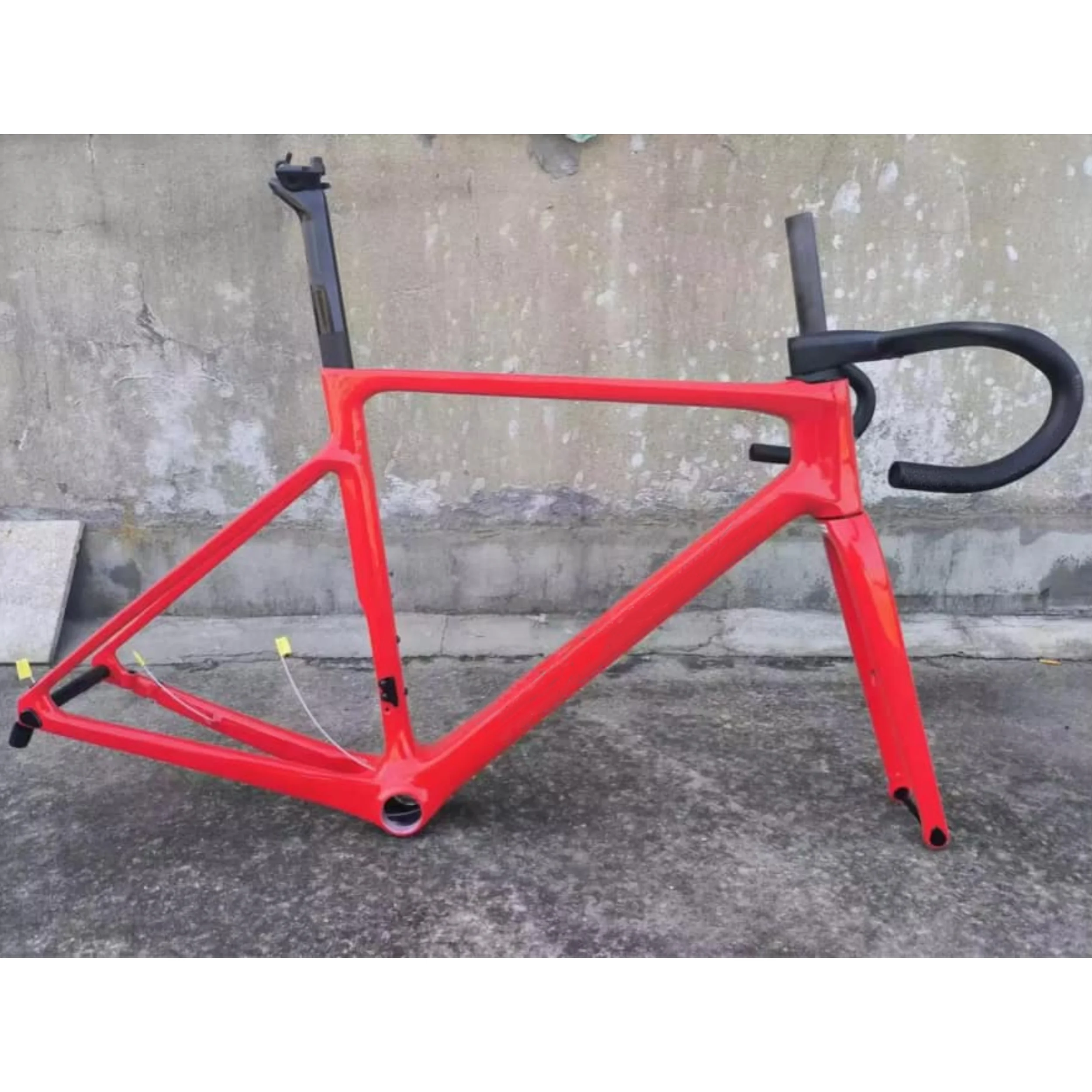 V4RS дорожная карбоновая рама красного цвета, рамы для скоростного велосипеда T1000 UD T47, комплект рамы для гоночного велосипеда с дисковым тормозом + руль, индивидуальный логотип DPD
V4RS дорожная карбоновая рама красного цвета, рамы для скоростного велосипеда T1000 UD T47, комплект рамы для гоночного велосипеда с дисковым тормозом + руль, индивидуальный логотип DPD