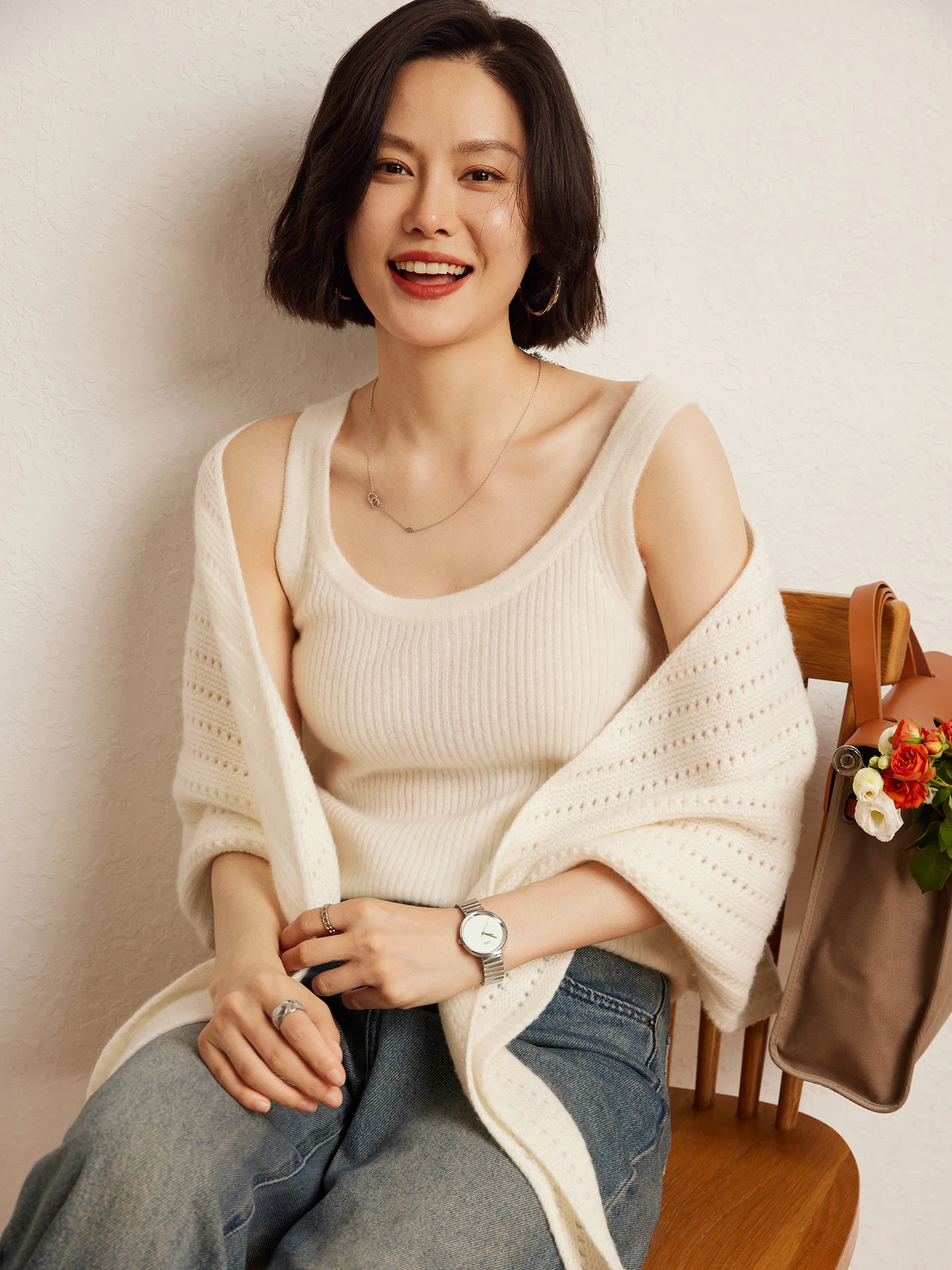 TLOML Chic Women's 100% Cashmere Sweater O-neck Pullover Vest Simple Style Cashmere Knitwear Spring Autumn Soft Basic Comfy Tops
TLOML Chic Women's 100% Cashmere Sweater O-neck Pullover Vest Simple Style Cashmere Knitwear Spring Autumn Soft Basic Comfy Tops