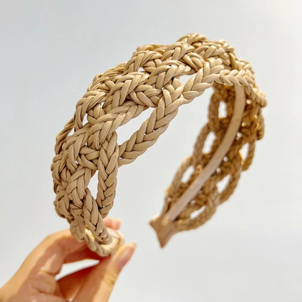 Wide Side PU Leather Weave Hairband Solid Color Geometric Braid Headband Hollowed Out Headwear Weave Style Hair Hoop
Wide Side PU Leather Weave Hairband Solid Color Geometric Braid Headband Hollowed Out Headwear Weave Style Hair Hoop