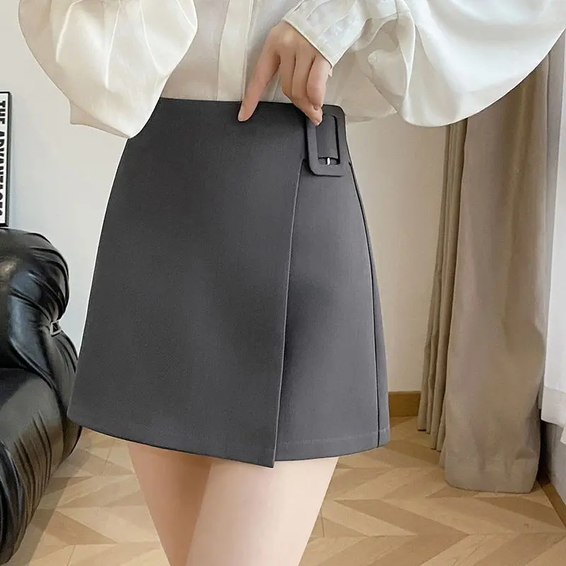 Irregular split-ended suit skirt women's spring 2026 new high-waisted and thin A-shaped design temperament short skirt
Irregular split-ended suit skirt women's spring 2026 new high-waisted and thin A-shaped design temperament short skirt