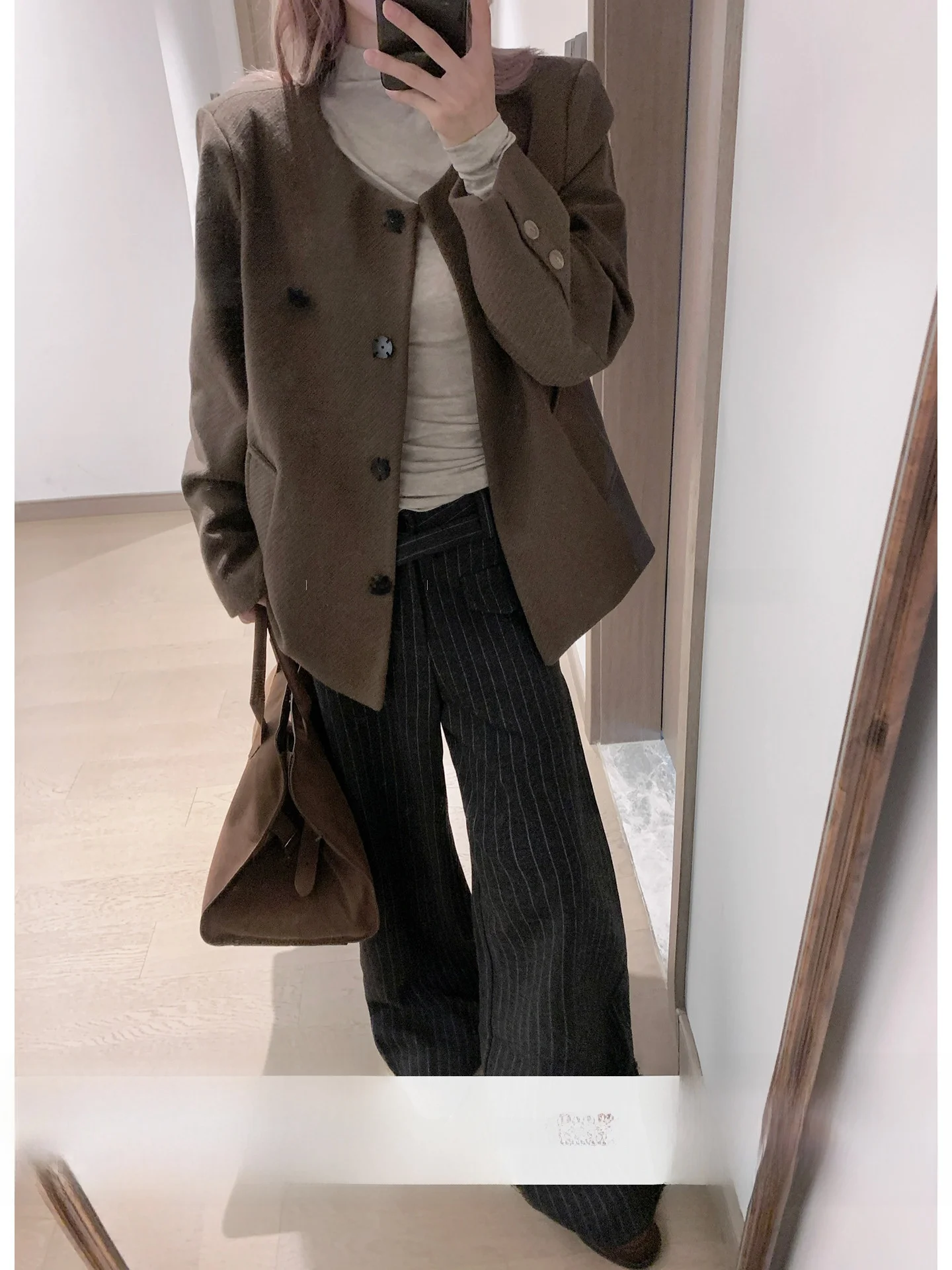 LILI Miss Ci прошлое в древнем городе Высококачественное шерстяное пальто Fem круглое Ne Long Sve Commute Sle Обычная посадка на одной пуговице
LILI Miss Ci прошлое в древнем городе Высококачественное шерстяное пальто Fem круглое Ne Long Sve Commute Sle Обычная посадка на одной пуговице