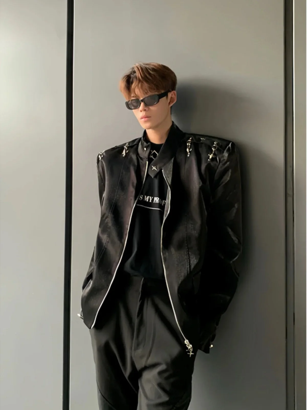 oulder Pad Suit Jaet for Men Spring Autumn Sle Cleanfit Jaet Unique Silhouette American Sle Long Sve Loose Fit
oulder Pad Suit Jaet for Men Spring Autumn Sle Cleanfit Jaet Unique Silhouette American Sle Long Sve Loose Fit
