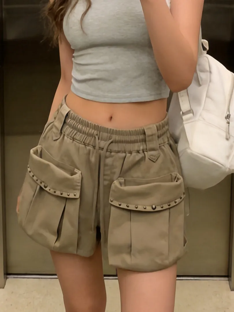 Retro American Washed Rivet Workwear Shorts Women Summer New Drawstring Loose Slimming Casual Pants High Waist Polyester Fiber
Retro American Washed Rivet Workwear Shorts Women Summer New Drawstring Loose Slimming Casual Pants High Waist Polyester Fiber