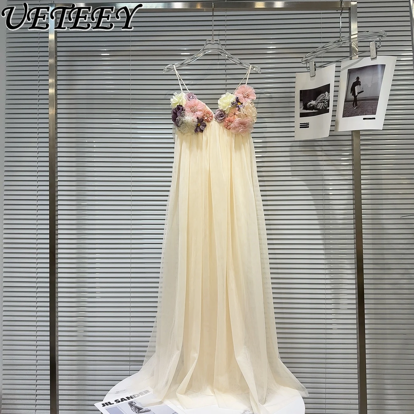 Summer New French Celebrity Color Sleeveless Long Dress Three-dimensional Flower Design Solid Color Chiffon Suspender Dresses
Summer New French Celebrity Color Sleeveless Long Dress Three-dimensional Flower Design Solid Color Chiffon Suspender Dresses