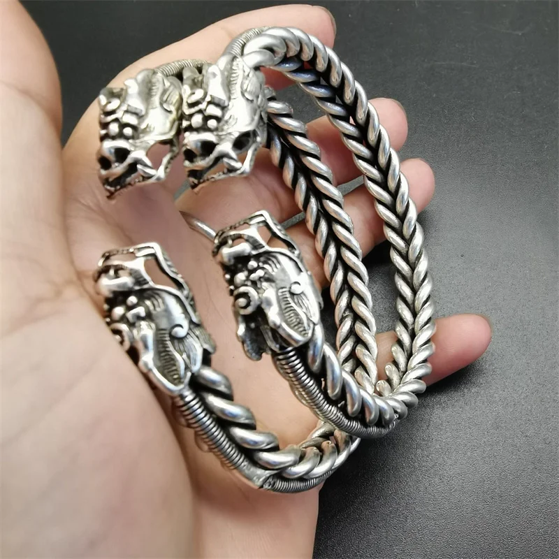 Maichuang/Tibetan Silver Inlaid Dragon Head Bracelet Fashion Bangles Personality Charm Jewelry Exquisite Men Women Couple Gift
Maichuang/Tibetan Silver Inlaid Dragon Head Bracelet Fashion Bangles Personality Charm Jewelry Exquisite Men Women Couple Gift