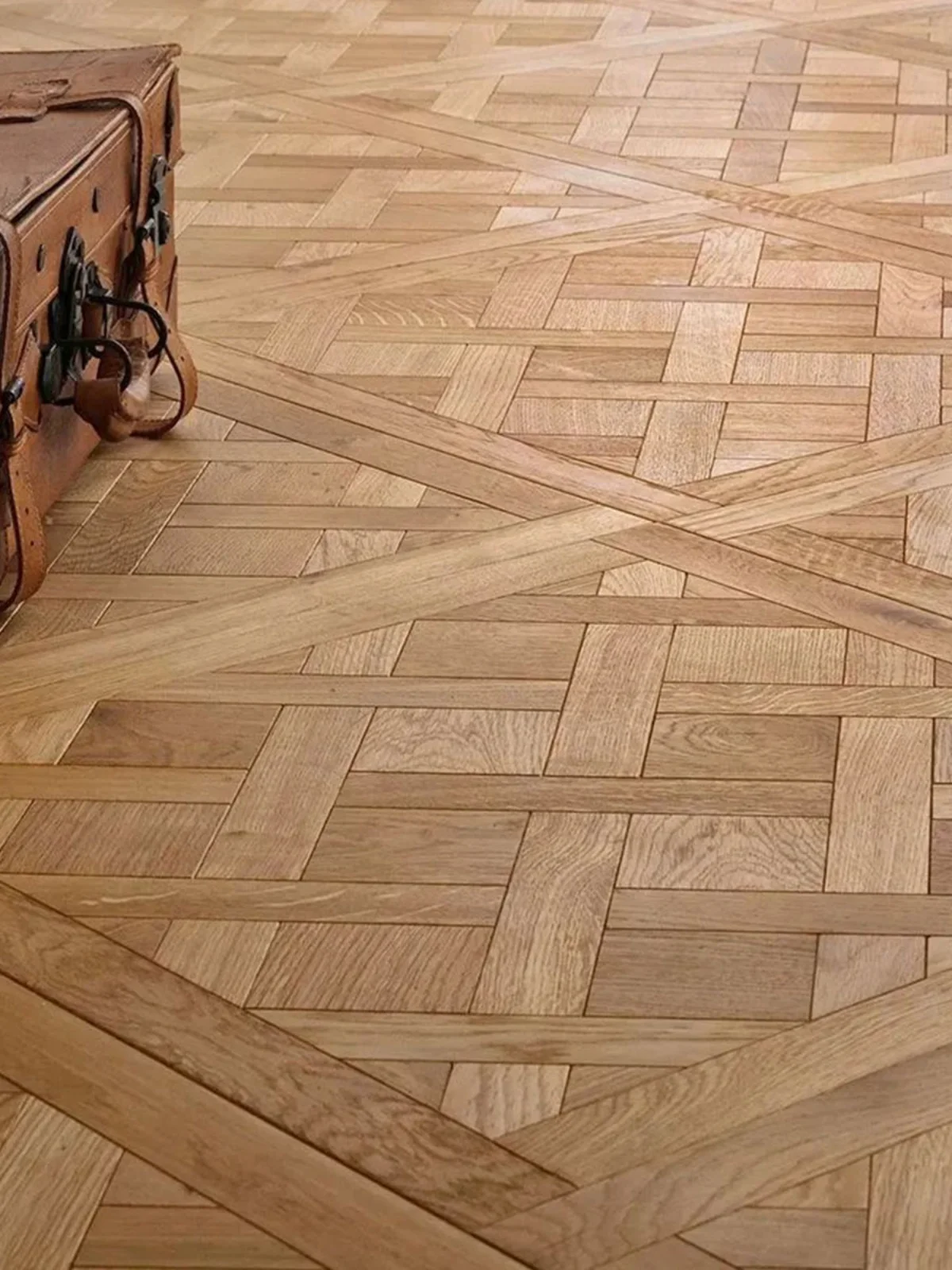 Customizable Italian Solid Wood Vintage Flooring
Customizable Italian Solid Wood Vintage Flooring