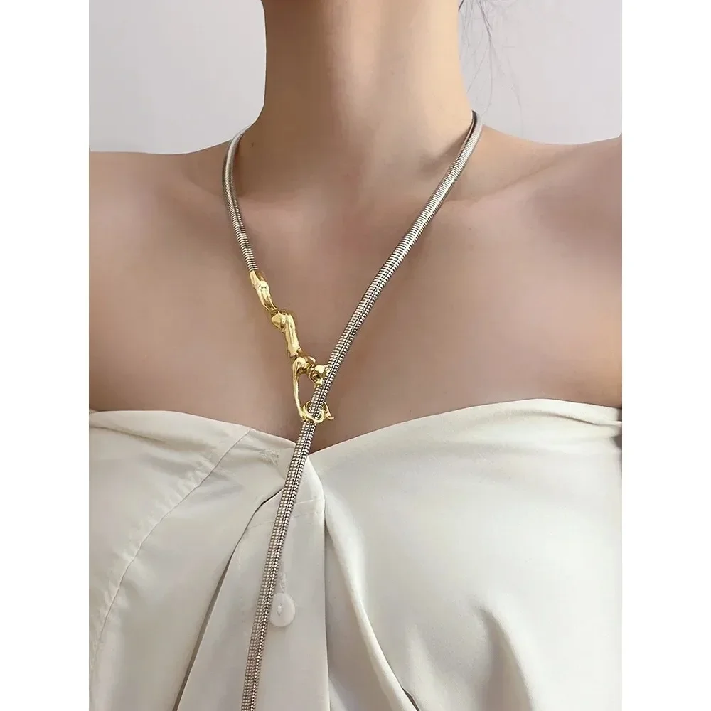 Niche designer golden long necklace light luxury high sense multi-purpose waist chain women fashion accessory
Niche designer golden long necklace light luxury high sense multi-purpose waist chain women fashion accessory