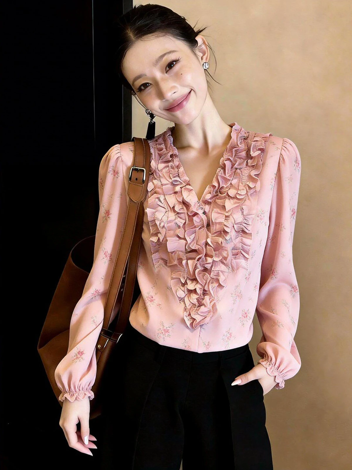 Unique Elegant Pink Shirt Women's Fashion Design Summer New Style Loose Fit Casual round Neck Long Sleeve Floral Pattern
Unique Elegant Pink Shirt Women's Fashion Design Summer New Style Loose Fit Casual round Neck Long Sleeve Floral Pattern