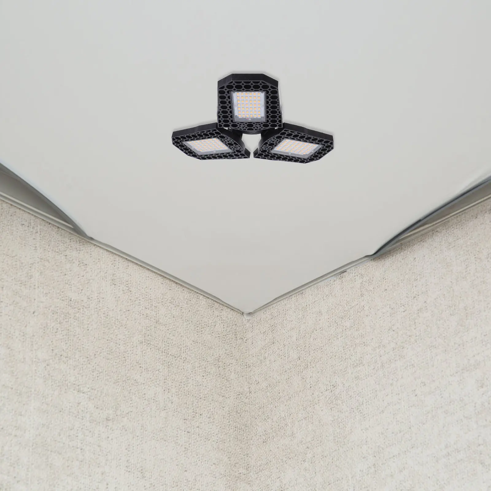 Промышленный светодиодный светильник High Bay 60 Вт, деформируемый, с 3-лепестковой складной конструкцией, без мерцания, с низким тепловыделением, для гаражей и подвалов
Промышленный светодиодный светильник High Bay 60 Вт, деформируемый, с 3-лепестковой складной конструкцией, без мерцания, с низким тепловыделением, для гаражей и подвалов