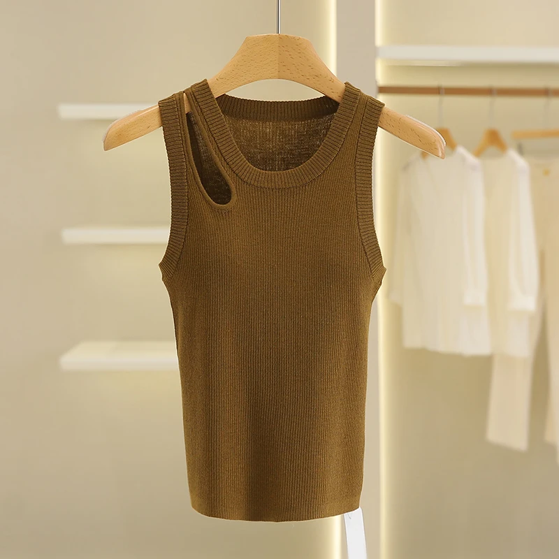 Ting Women's Knitted Wool Vest Hollow out round Neck Pullover Slim Fit Spring Fashion Brand Button 309 Sheep Wool Blend
Ting Women's Knitted Wool Vest Hollow out round Neck Pullover Slim Fit Spring Fashion Brand Button 309 Sheep Wool Blend