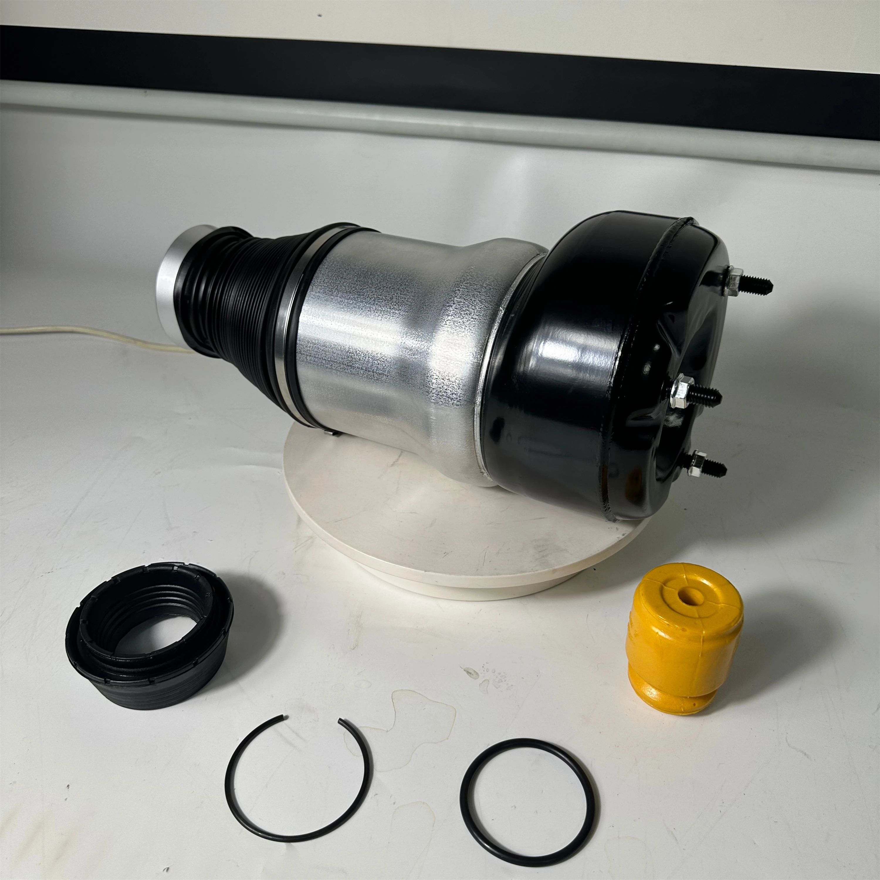 Air Suspension S400 500 560 for Benz Front Right Shock Repair Kits Manufacturer Brand New W222 4MATIC A2223205013 A2223202200
Air Suspension S400 500 560 for Benz Front Right Shock Repair Kits Manufacturer Brand New W222 4MATIC A2223205013 A2223202200