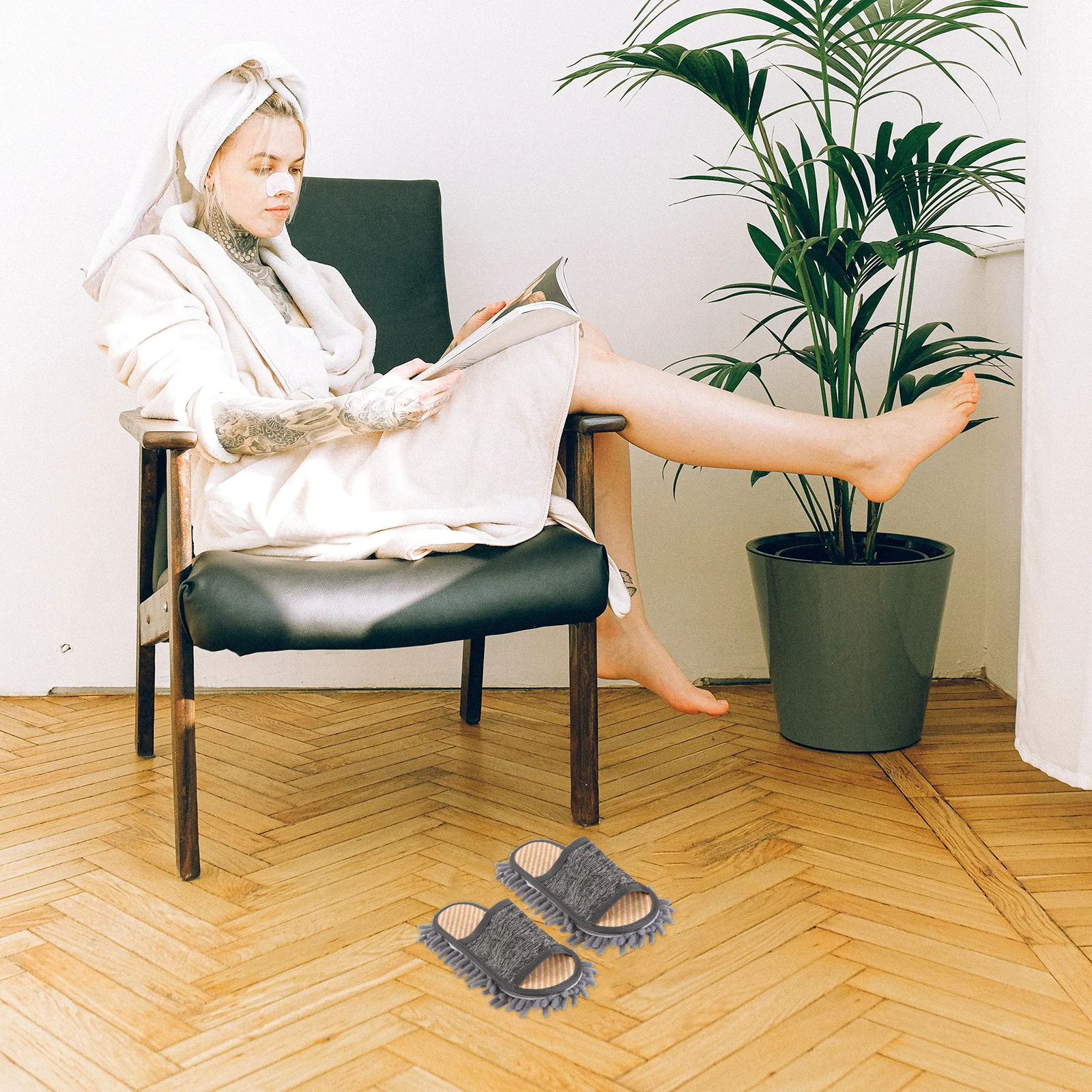 1 Pair Chenille Sole Lightweight Floor Wipe For Home Use Indoor Household Cleaning Floor Slippers Summer Slippers
1 Pair Chenille Sole Lightweight Floor Wipe For Home Use Indoor Household Cleaning Floor Slippers Summer Slippers