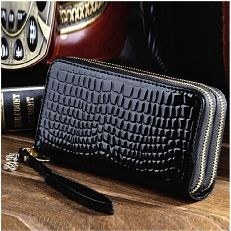 Chic Vintage Double Layer Clutch Wallet - Retro Zipper Coin Purse & Wristlet - Fashionable Womens Accessory with Secure Storage
Chic Vintage Double Layer Clutch Wallet - Retro Zipper Coin Purse & Wristlet - Fashionable Womens Accessory with Secure Storage