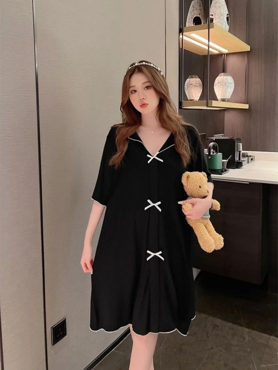 Sweet Knot V-Neck Short Sleeve Sleep Dress Thin Medium Length Can Be Worn outside Home Clothes Summer Lightweight
Sweet Knot V-Neck Short Sleeve Sleep Dress Thin Medium Length Can Be Worn outside Home Clothes Summer Lightweight