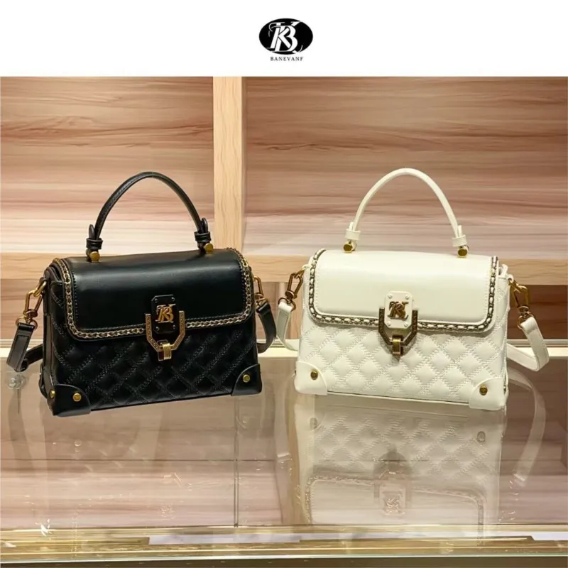 Brand women's handbag 2025 new autumn and winter high-end fashion designer diamond grid lock shoulder crossbody bag
Brand women's handbag 2025 new autumn and winter high-end fashion designer diamond grid lock shoulder crossbody bag