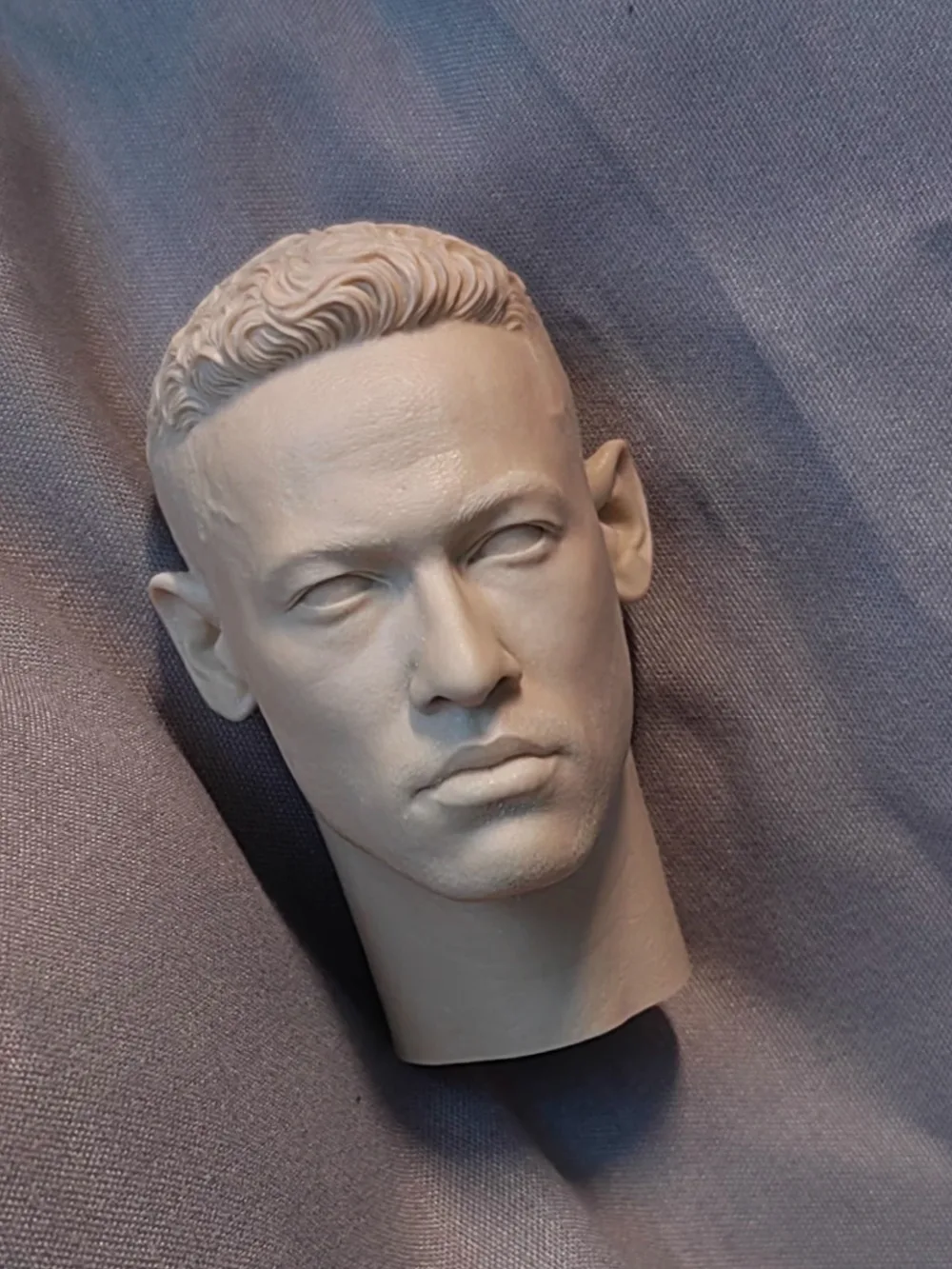 1/6 Die-cast Resin Model Assembly Kit (Neymar) Head Sculpted Model Toy (55mm) Unpainted
1/6 Die-cast Resin Model Assembly Kit (Neymar) Head Sculpted Model Toy (55mm) Unpainted