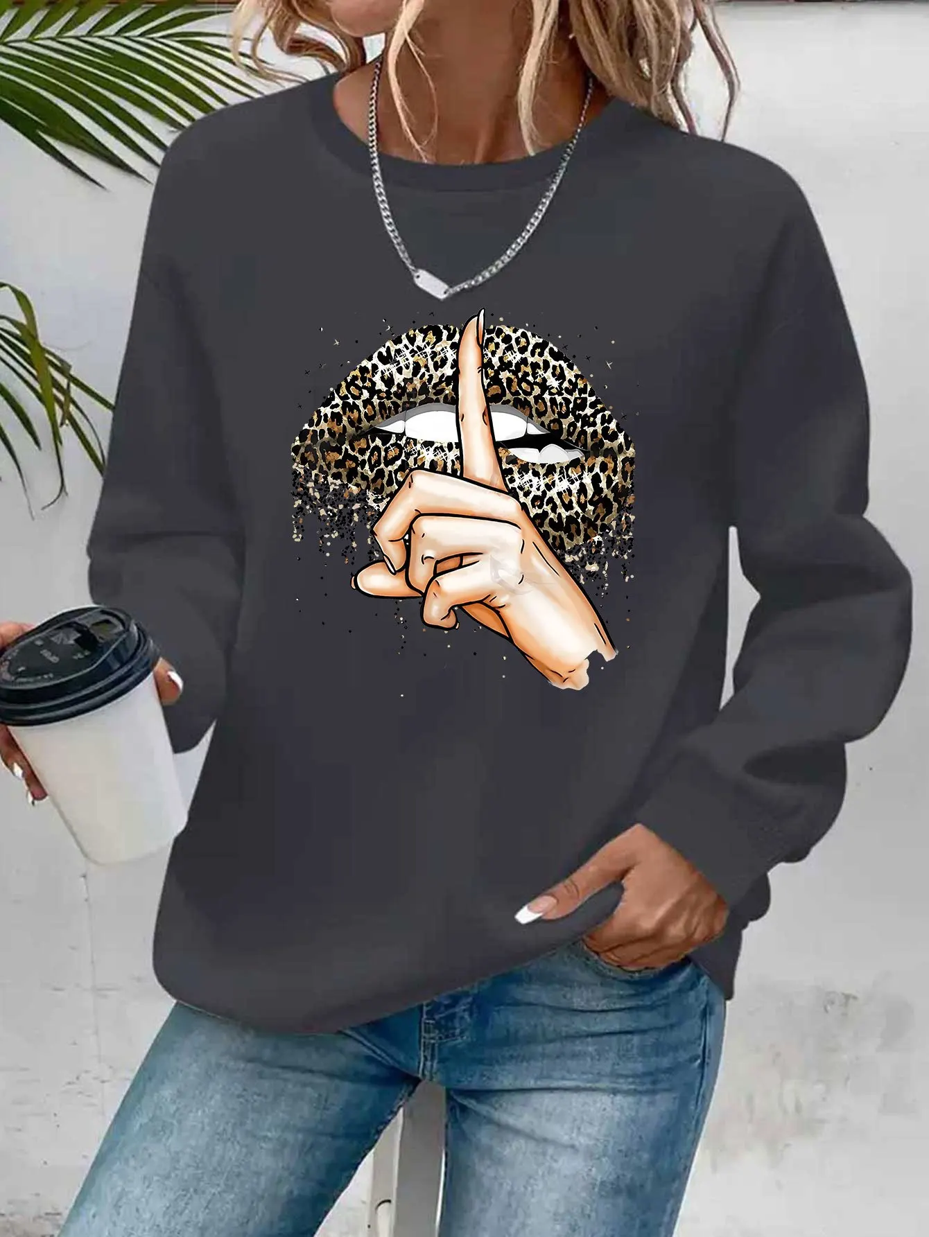 Парижская женская осенне-зимняя модная повседневная спортивная свободная флисовая теплая толстовка с длинными рукавами и карманами с капюшоном и принтом Лос-Анджелеса
Парижская женская осенне-зимняя модная повседневная спортивная свободная флисовая теплая толстовка с длинными рукавами и карманами с капюшоном и принтом Лос-Анджелеса