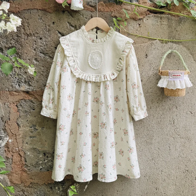 Retro Printed Stand Collar Long Sleeve Girls Dress2025Autumn New Lace Edge Brushed Cotton Children's Skirt
Retro Printed Stand Collar Long Sleeve Girls Dress2025Autumn New Lace Edge Brushed Cotton Children's Skirt