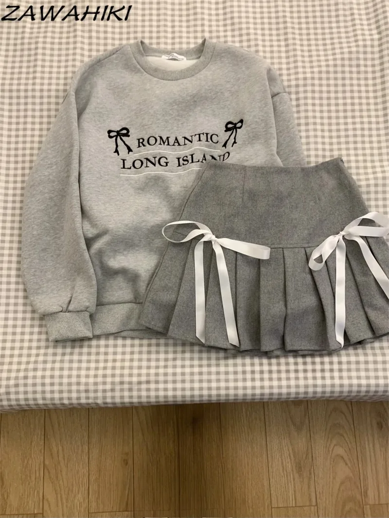 Korean Two Piece Set Women Letter Embroidery Pullovers + Bow Patchwork Pleated Women's Skirts Preppy Sweet Fashion Ropa Mujer
Korean Two Piece Set Women Letter Embroidery Pullovers + Bow Patchwork Pleated Women's Skirts Preppy Sweet Fashion Ropa Mujer