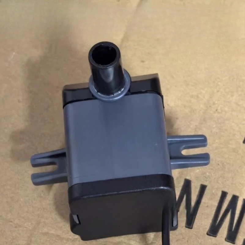 FOR ap-600D air conditioning fan submersible pump universal 10w cold fan pumping pump
FOR ap-600D air conditioning fan submersible pump universal 10w cold fan pumping pump