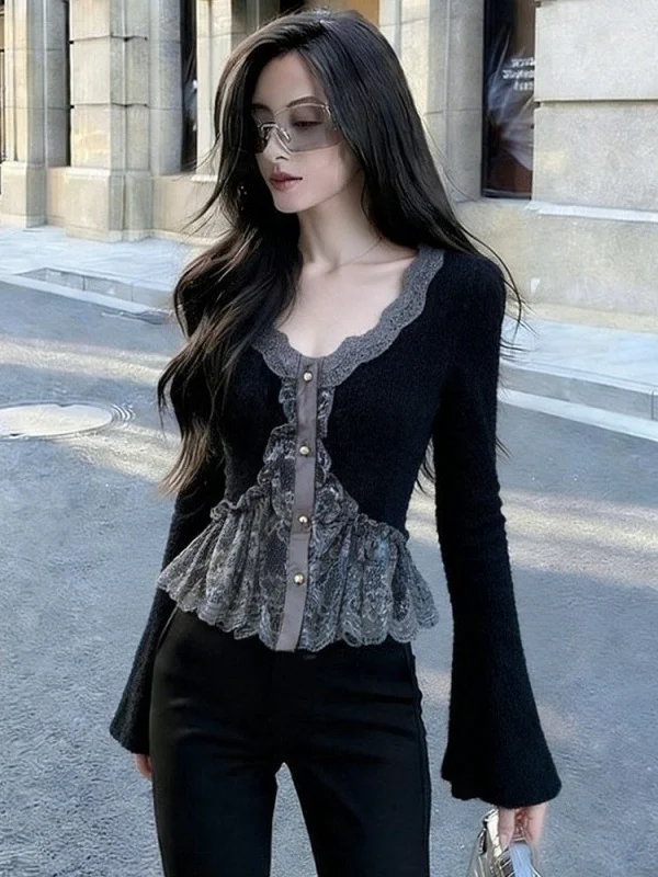Elegant Black Lace Splice V-Neck Long Sleeve Women's T-shirt Age-Defying Slimming Top Luxury Style Summer Fashion Ladies' Pre...
Elegant Black Lace Splice V-Neck Long Sleeve Women's T-shirt Age-Defying Slimming Top Luxury Style Summer Fashion Ladies' Pre...