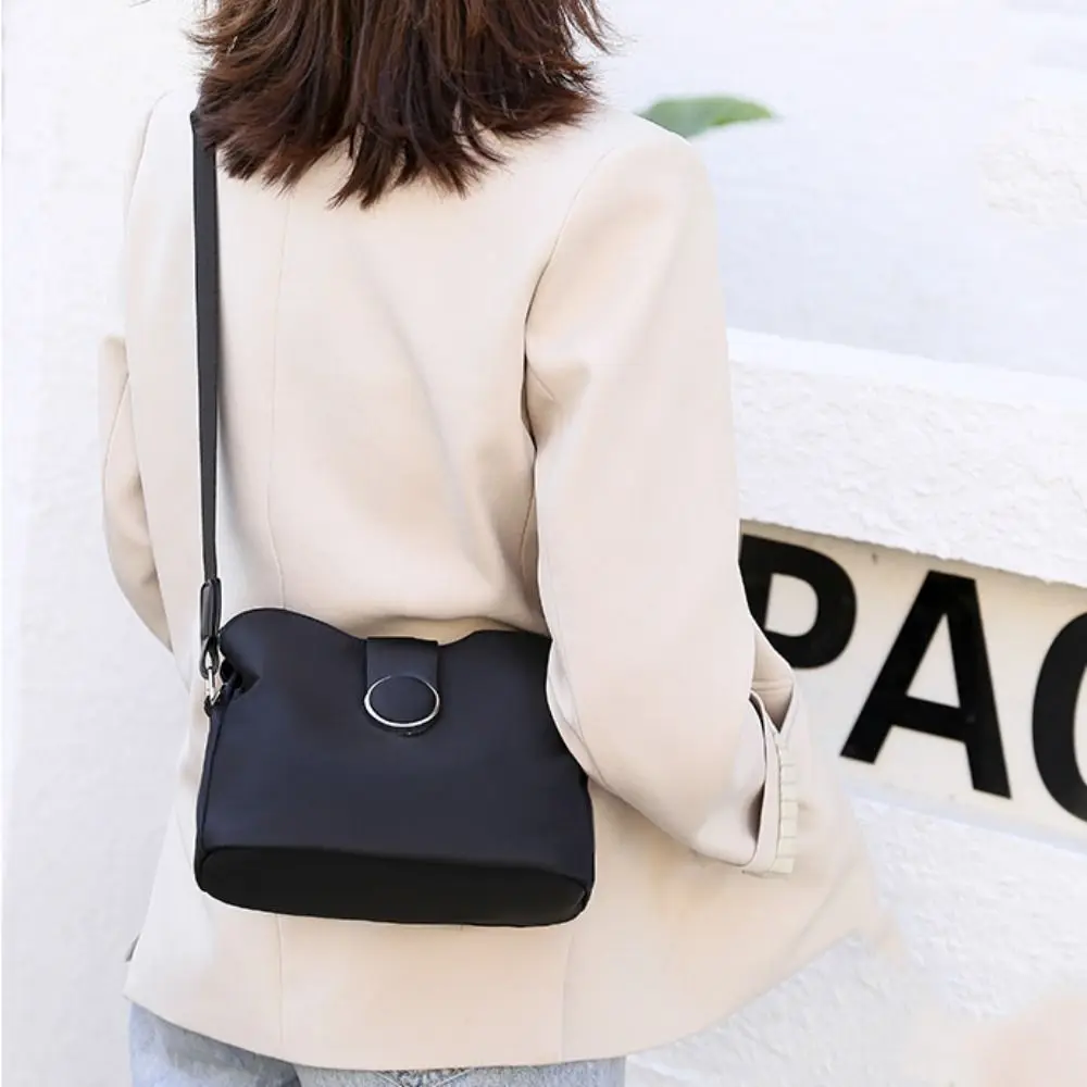 Fashion Solid Color Nylon Shoulder Bag Zipper Korean Style Women Crossbody Bag Large Capacity Handbag Canvas Bucket Bag Ladies
Fashion Solid Color Nylon Shoulder Bag Zipper Korean Style Women Crossbody Bag Large Capacity Handbag Canvas Bucket Bag Ladies