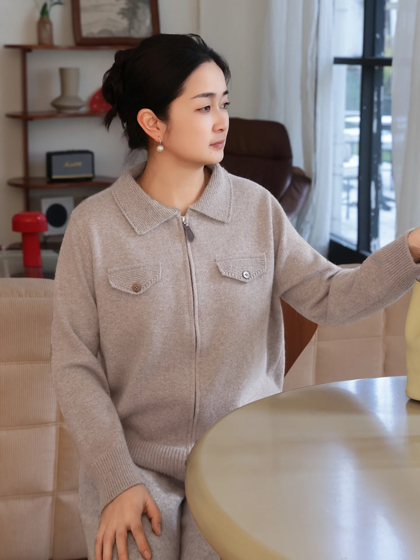 Вязаный кардиган Thiened для женщин, повседневный, из смесовой шерсти, с откидным воротником, весенняя новинка FSY5509
Вязаный кардиган Thiened для женщин, повседневный, из смесовой шерсти, с откидным воротником, весенняя новинка FSY5509