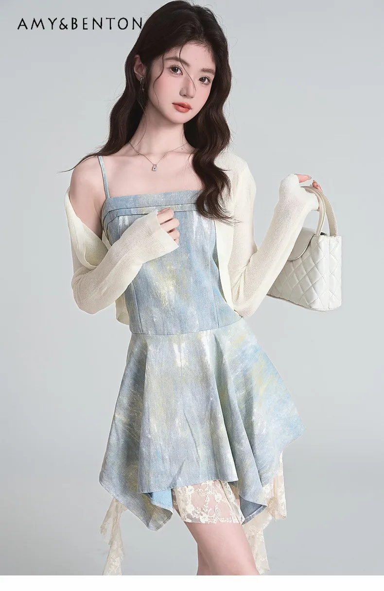 2026 Summer New Oil Painting Print Tube Top Irregular Mini Sling Dress with Knit Short Cardigan Two Piece Outfit for Women
2026 Summer New Oil Painting Print Tube Top Irregular Mini Sling Dress with Knit Short Cardigan Two Piece Outfit for Women