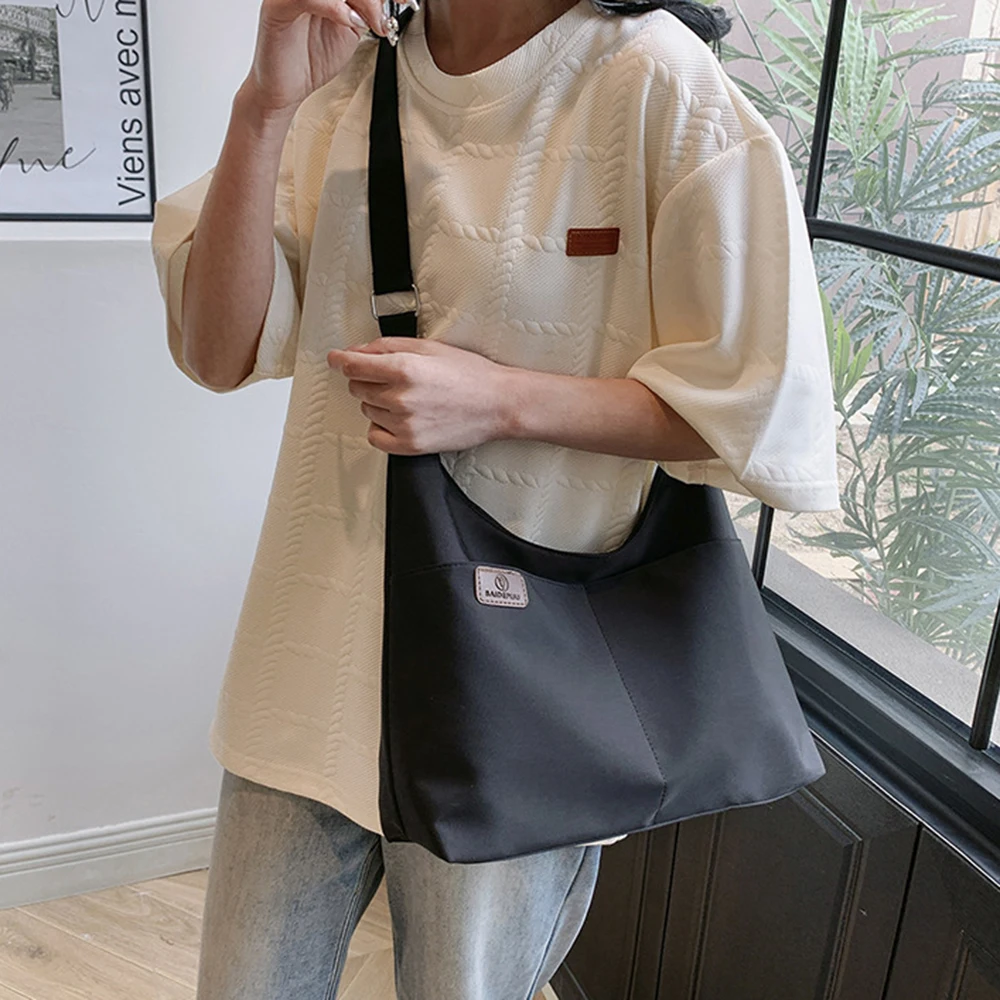 Large Capacity Nylon Messenger Bag Casual Multi-layer Square Crossbody Bag Solid Color Street Style Single Shoulder Bag Travel
Large Capacity Nylon Messenger Bag Casual Multi-layer Square Crossbody Bag Solid Color Street Style Single Shoulder Bag Travel