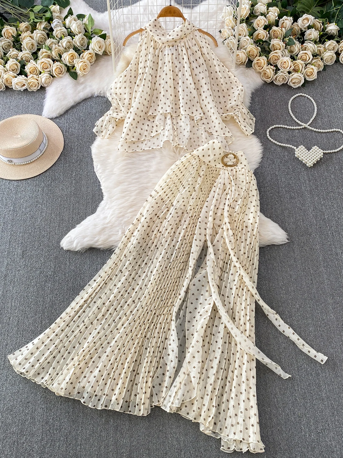 Elegant Fashion Sweet Polka Dot off Shoulder Long Sleeve Chiffon Blouse Casual Slit Pleated Long Skirt Two Piece Set
Elegant Fashion Sweet Polka Dot off Shoulder Long Sleeve Chiffon Blouse Casual Slit Pleated Long Skirt Two Piece Set