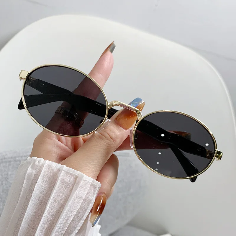 New internet famous street photography sunglasses for women with a high-end feel, small face, cross-border Instagram fashion rou
New internet famous street photography sunglasses for women with a high-end feel, small face, cross-border Instagram fashion rou