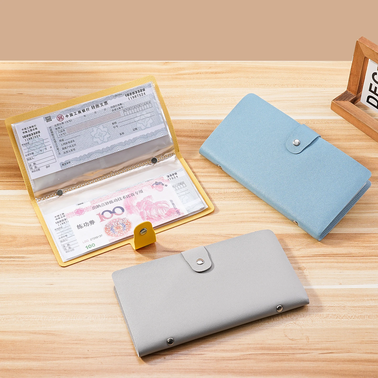 Portable Transparent Pocket Bill Organizer ID Cash Card Holder Multipurpose Personal Finance Storage Pouch
Portable Transparent Pocket Bill Organizer ID Cash Card Holder Multipurpose Personal Finance Storage Pouch