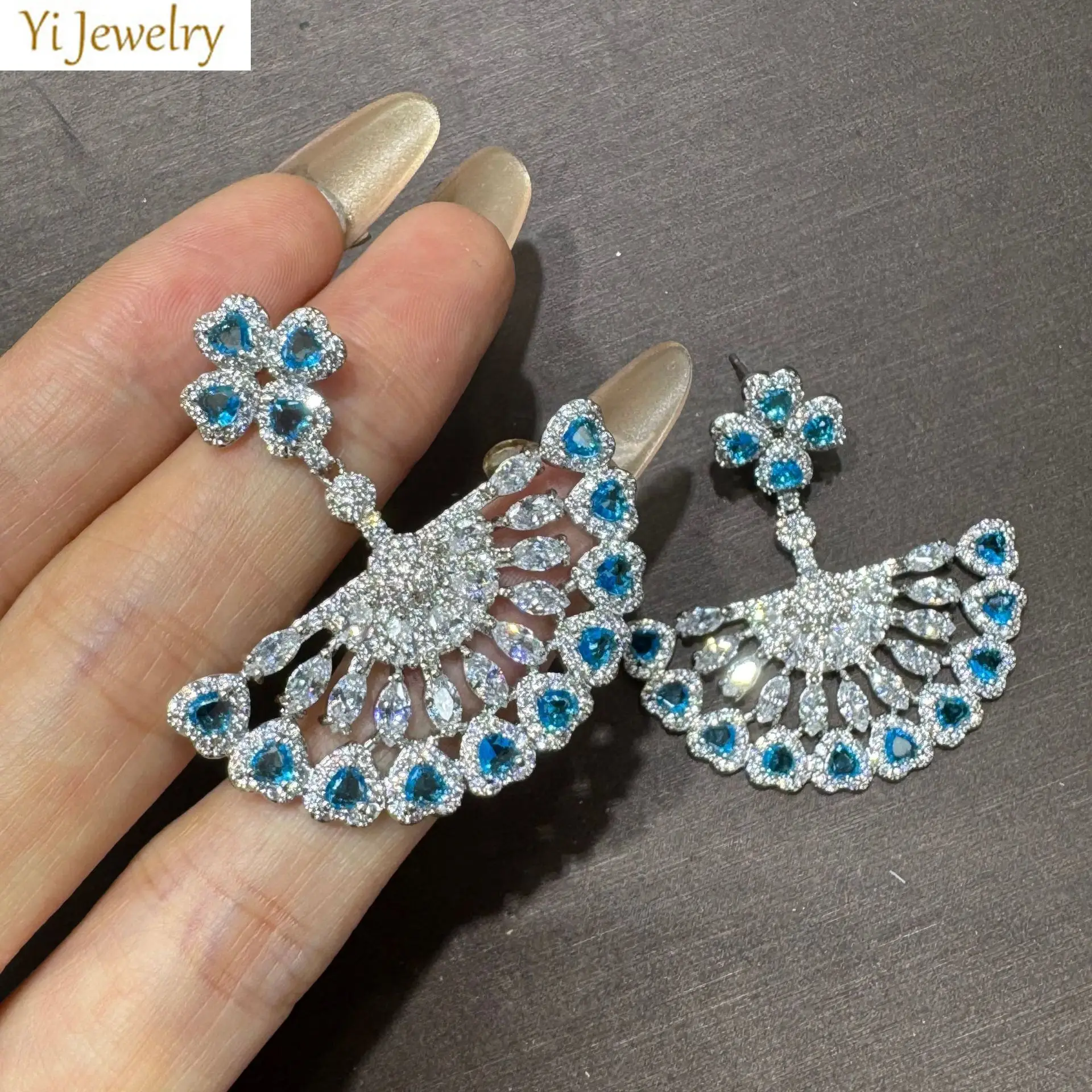 zirconia dangling earrings for women shiny luxury jewelry white blue red fan shaped half round pendant earrings
zirconia dangling earrings for women shiny luxury jewelry white blue red fan shaped half round pendant earrings