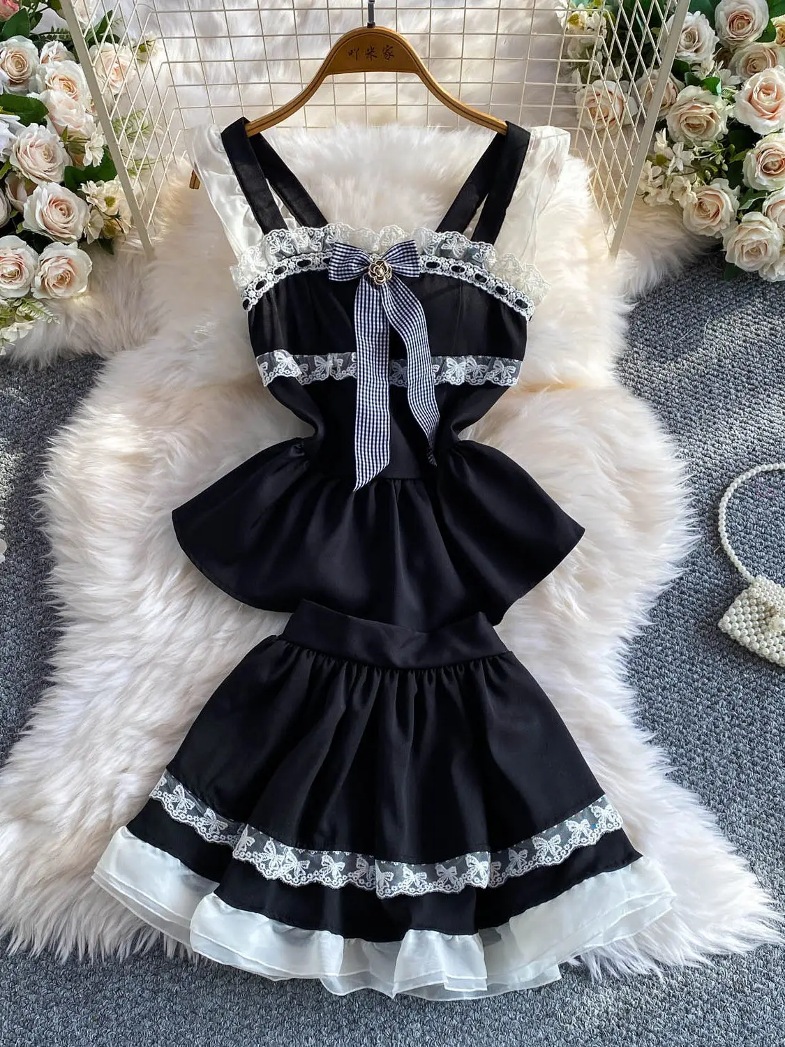 Women Black Skirt Sets Elegant Bow Lace Tutu Cami Top High Waist A-Line Mini Skirt Sweet Fashion Two Piece Set for Women Summer
Women Black Skirt Sets Elegant Bow Lace Tutu Cami Top High Waist A-Line Mini Skirt Sweet Fashion Two Piece Set for Women Summer