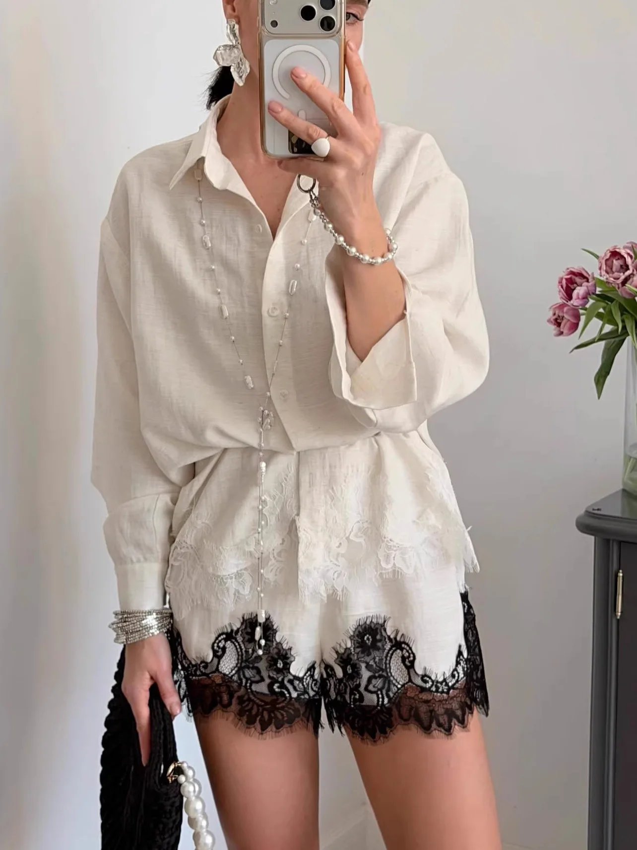 Elegant Pure Color Lace Patchwork Long Sleeve Shirt Wide Leg Short Pants Set Summer New Arrival Women's Fashion Casual Style
Elegant Pure Color Lace Patchwork Long Sleeve Shirt Wide Leg Short Pants Set Summer New Arrival Women's Fashion Casual Style