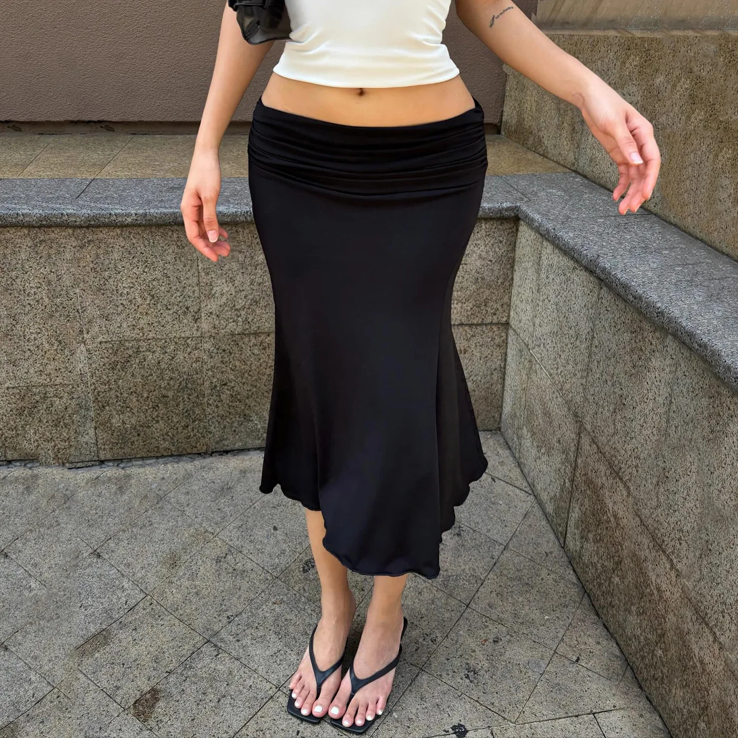 2026 New Arrival Women's Slim Fit Midi Skirt Solid Ruched Low Waist Mermaid Skirt for Elegant Style
2026 New Arrival Women's Slim Fit Midi Skirt Solid Ruched Low Waist Mermaid Skirt for Elegant Style