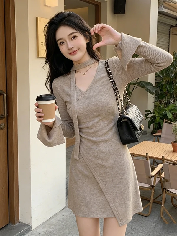 Elegant V-Neck Long Sleeve Dress Women's Slimming Short Skirt A-Line Silhouette Regular Thickness Casual Wear Resistant Fading
Elegant V-Neck Long Sleeve Dress Women's Slimming Short Skirt A-Line Silhouette Regular Thickness Casual Wear Resistant Fading