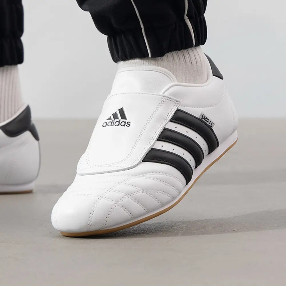 Женская обувь для боевых искусств Adidas TAEKWONDO | Легкие кроссовки без шнуровки для тренировок и комфорта на каждый день
Женская обувь для боевых искусств Adidas TAEKWONDO | Легкие кроссовки без шнуровки для тренировок и комфорта на каждый день