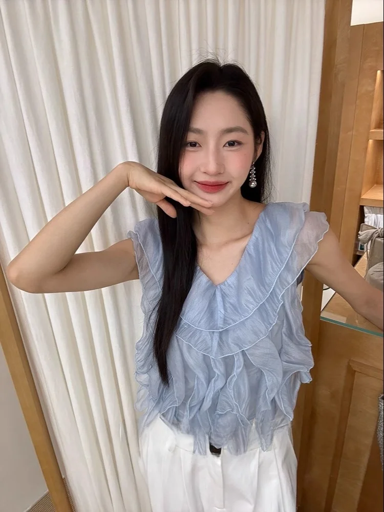 Korean Style V-Neck Shirt Summer New Open 2026 Irregular Lace Trim Back Exposure Belted Top Women's Fashion Straight Cut Slee...
Korean Style V-Neck Shirt Summer New Open 2026 Irregular Lace Trim Back Exposure Belted Top Women's Fashion Straight Cut Slee...