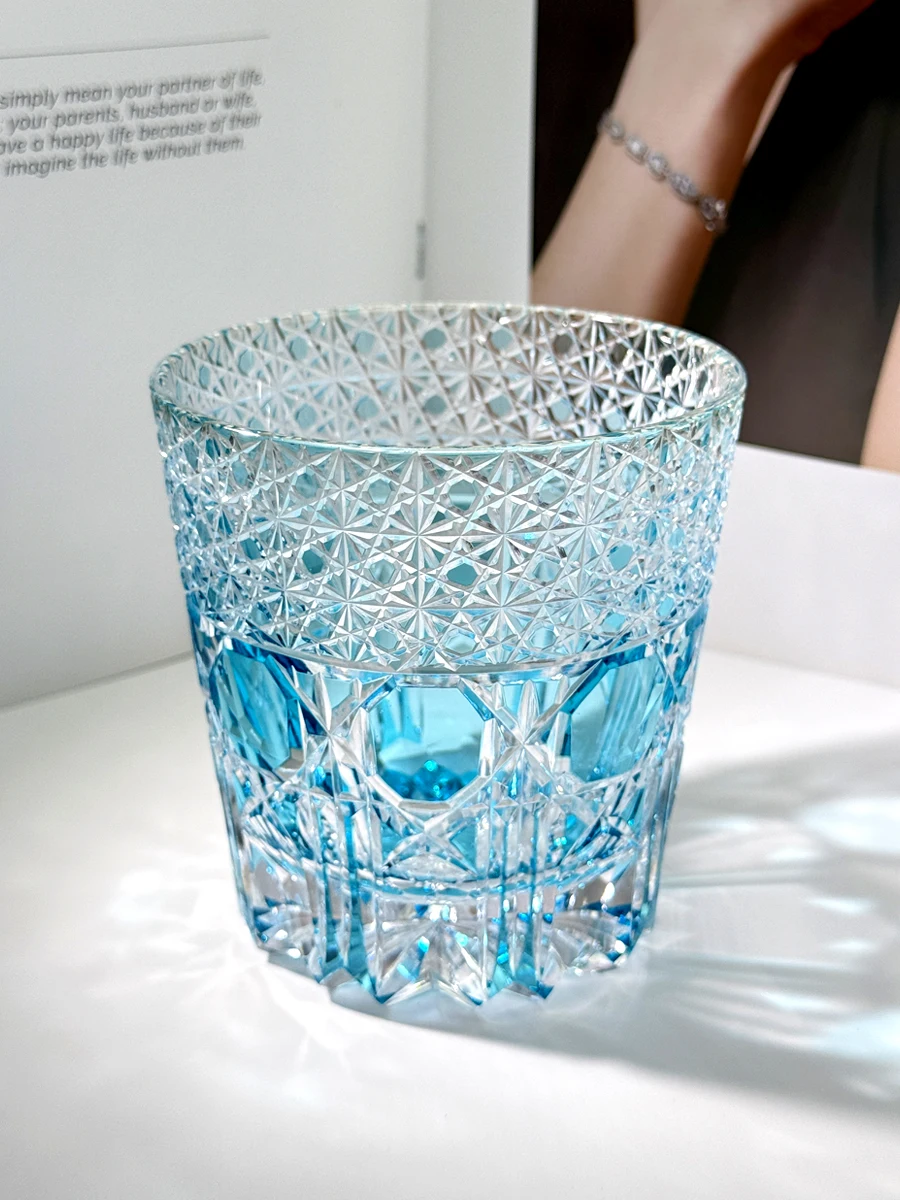 Handmade Callure Blue Fluorite Hotei Kiriko Crystal Glass Whiskey Cup Foreign Liquor Cup Gift Box Japanese Style Double Layer
Handmade Callure Blue Fluorite Hotei Kiriko Crystal Glass Whiskey Cup Foreign Liquor Cup Gift Box Japanese Style Double Layer