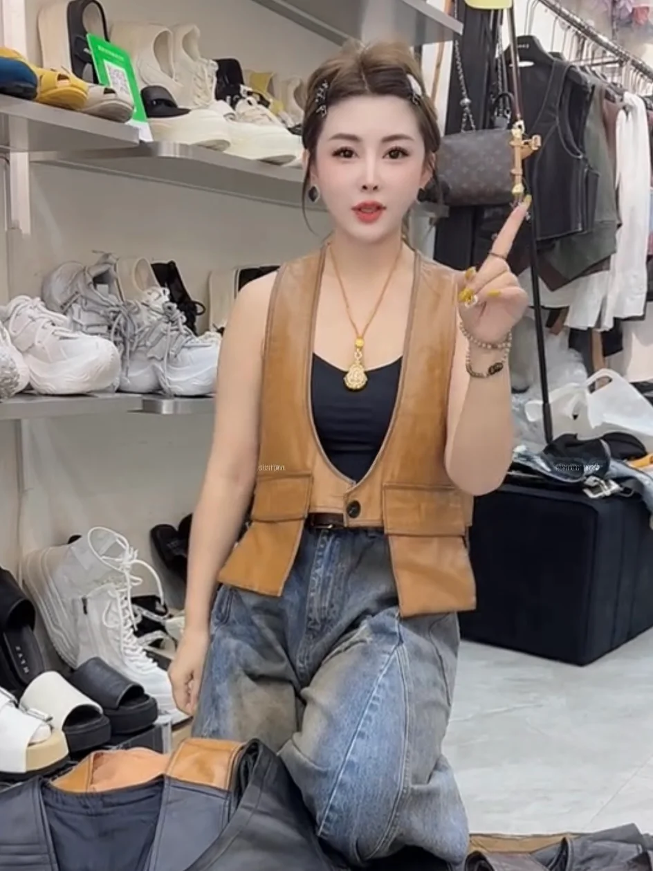 2025 New Sle Women's eepskin Leather Vest Svel Slim Fit Versatile ort Length V-Ne Color Commute Faion
2025 New Sle Women's eepskin Leather Vest Svel Slim Fit Versatile ort Length V-Ne Color Commute Faion