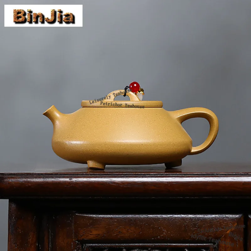 250ml High-end Yixing Purple Clay Teapots Handmade Three-legged Stone Scoop Pot Raw Ore Gold Section Mud Kettle Zisha Tea Set
250ml High-end Yixing Purple Clay Teapots Handmade Three-legged Stone Scoop Pot Raw Ore Gold Section Mud Kettle Zisha Tea Set