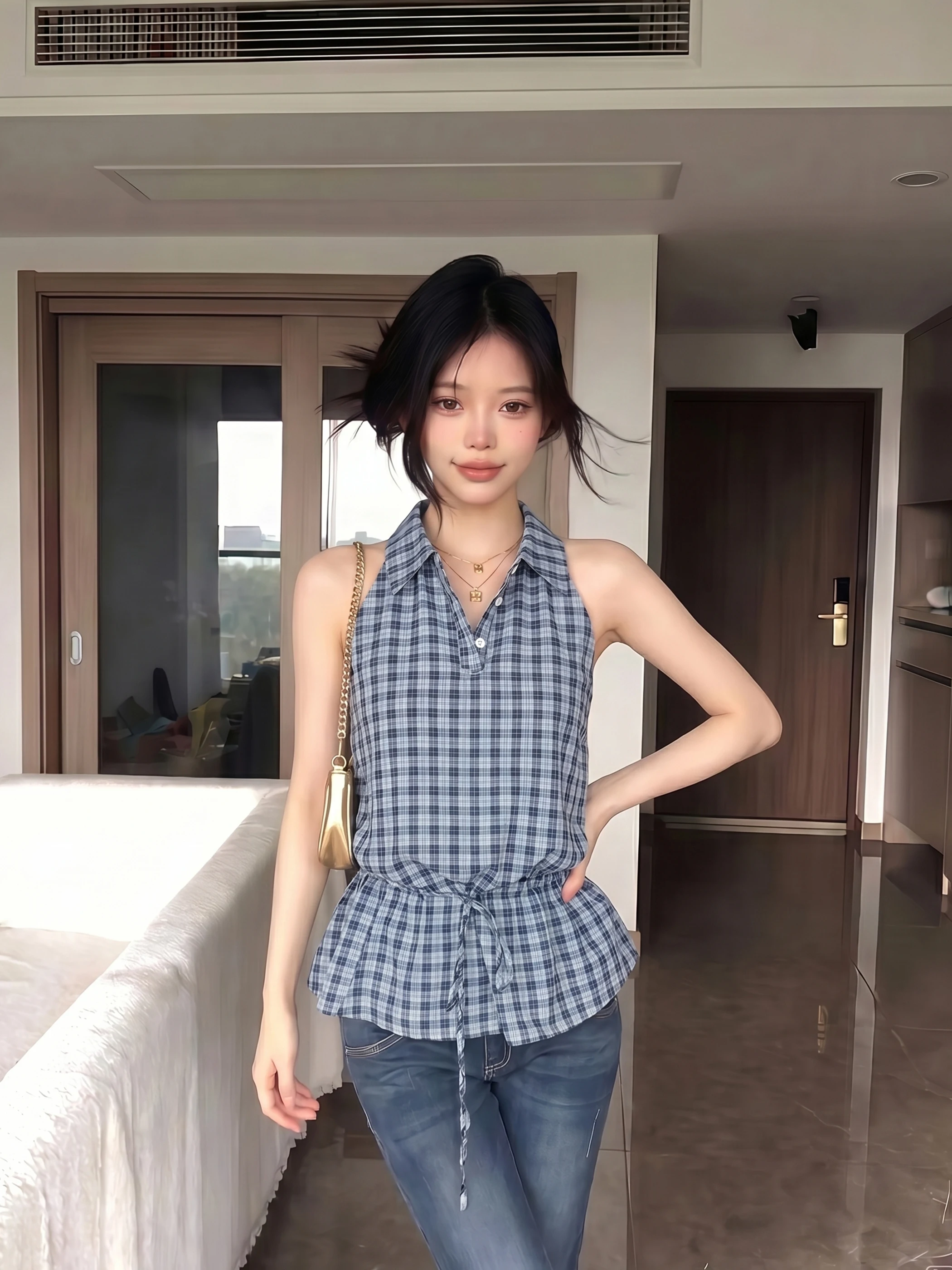 Korean College Style Sleeveless Neck Hanging Shirt Women Summer New Waist Cinching Belt Slimming Younger Hot Girl Top
Korean College Style Sleeveless Neck Hanging Shirt Women Summer New Waist Cinching Belt Slimming Younger Hot Girl Top