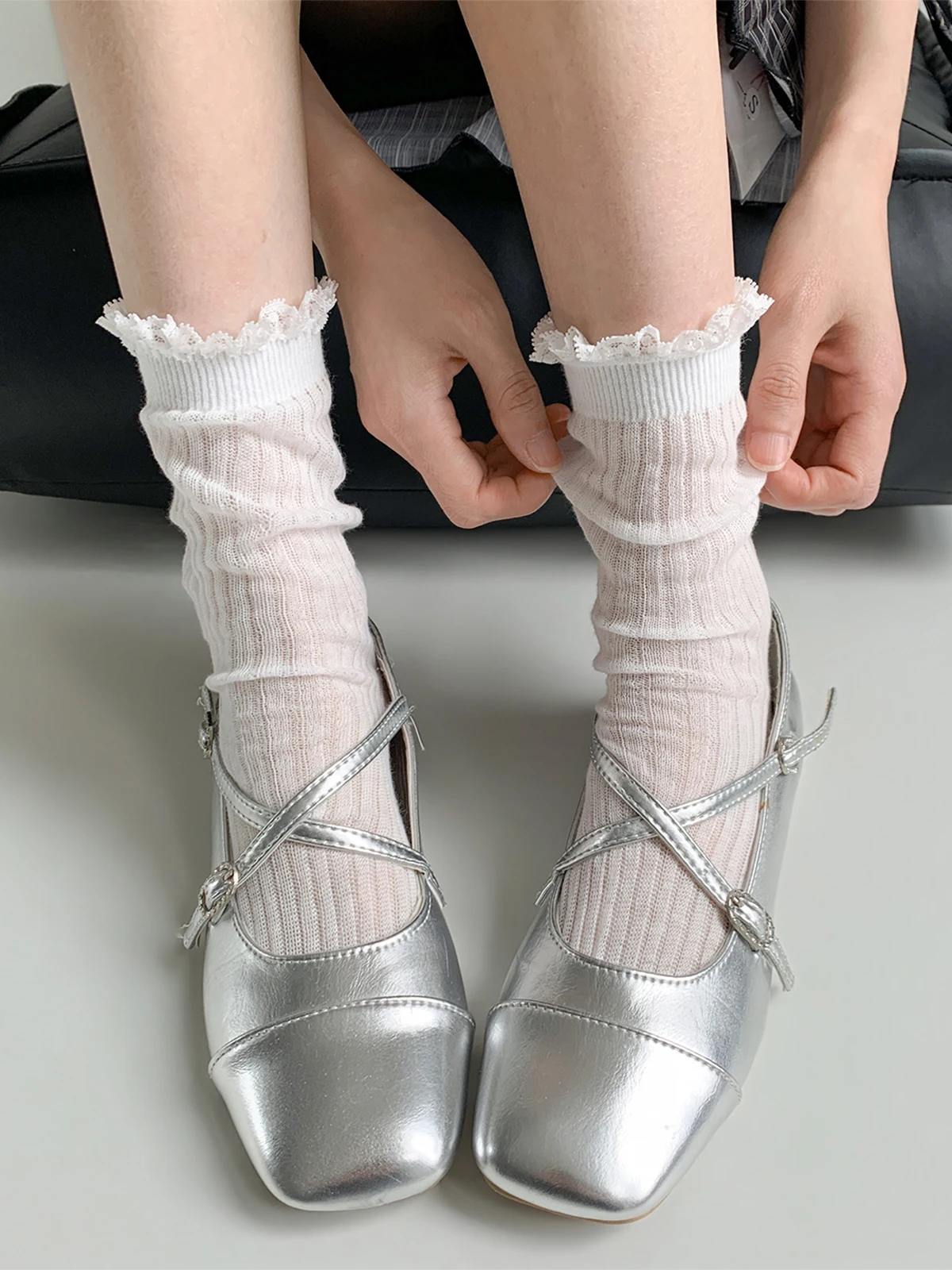 Nighttime Studio Women's Mid-Calf Socks Lace Trimmed Ballet Style White Chunky Socks Sweet Style Spring Collection
Nighttime Studio Women's Mid-Calf Socks Lace Trimmed Ballet Style White Chunky Socks Sweet Style Spring Collection