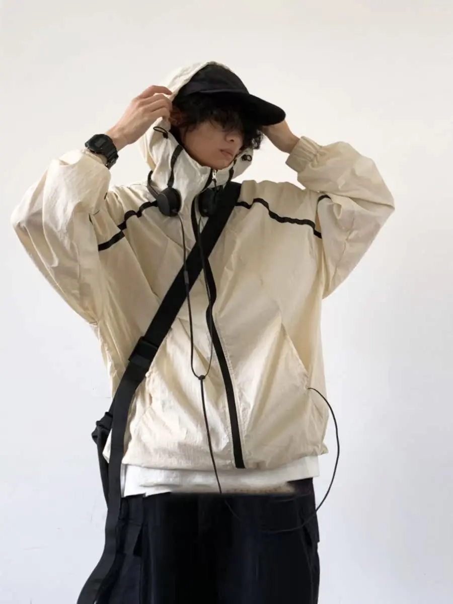 Мужская летняя свободная куртка с защитой от ультрафиолета UPF50, дышащая, с капюшоном, на молнии, с охлаждающим эффектом, модная верхняя одежда с длинными рукавами
Мужская летняя свободная куртка с защитой от ультрафиолета UPF50, дышащая, с капюшоном, на молнии, с охлаждающим эффектом, модная верхняя одежда с длинными рукавами