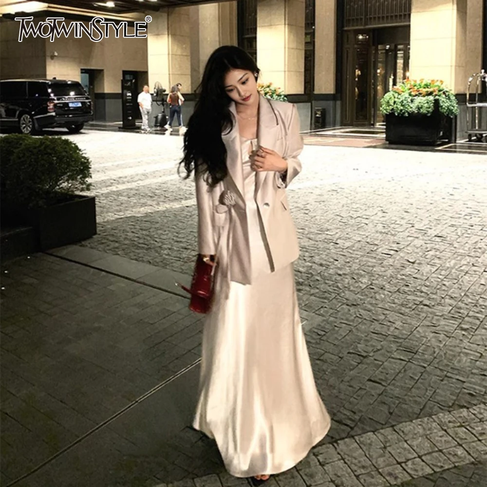 TWOYWINSTYLE Solid Two Piece Set for Women Lapel Long Sleeve Coat O Meck Sleeveless High Wist Temperament Dress Female
TWOYWINSTYLE Solid Two Piece Set for Women Lapel Long Sleeve Coat O Meck Sleeveless High Wist Temperament Dress Female