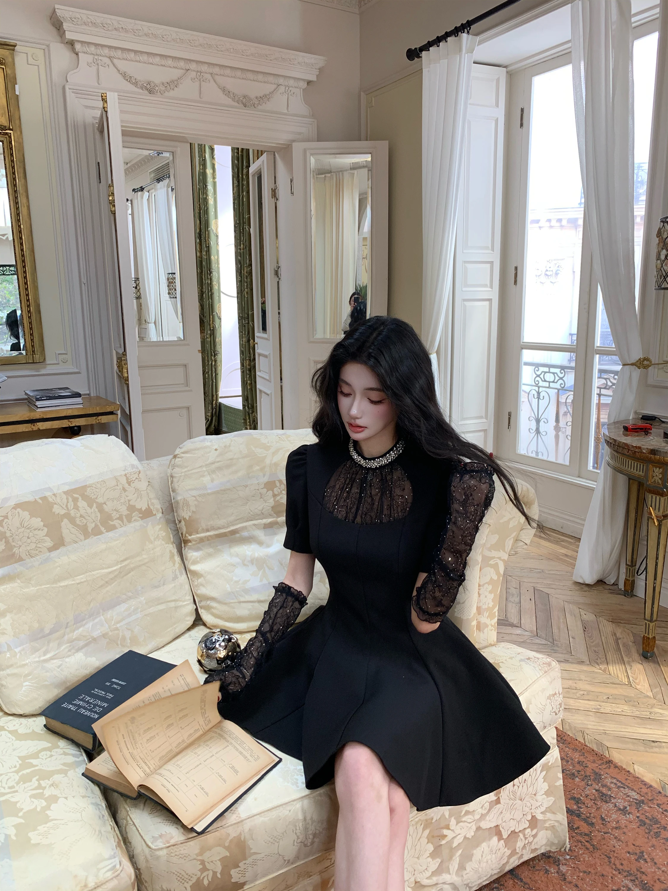 Женское платье Barb Chill Pure Desire с кружевными вставками и бисером, приталенное, для ранней весны, черное
Женское платье Barb Chill Pure Desire с кружевными вставками и бисером, приталенное, для ранней весны, черное